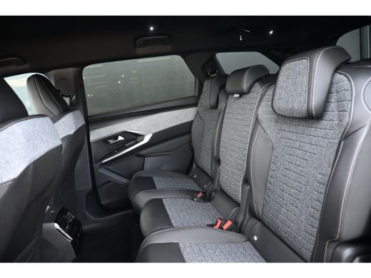 Peugeot e-5008 Allure Long Range 97 kWh DEMO-DEAL! 8 Jaar Garantie! | Afn. Trekhaak | Warmtepomp | 360 Camera | ... ActivLease financial lease