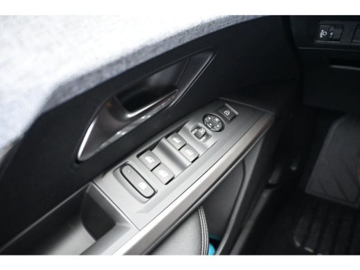 Peugeot e-5008 Allure Long Range 97 kWh DEMO-DEAL! 8 Jaar Garantie! | Afn. Trekhaak | Warmtepomp | 360 Camera | ... ActivLease financial lease