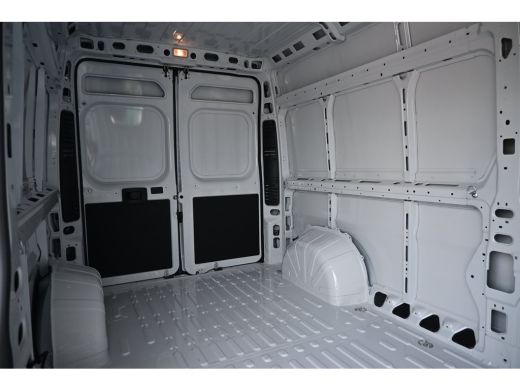 Peugeot e-Boxer 3.5t L3H2 110 kWh 280pk DEMO-DEAL! | Navigatie | Achteruitrijcamera | Digitale Binnenspiegel | Cl... ActivLease financial lease