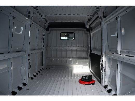 Peugeot e-Boxer 3.5t L3H2 110 kWh 280pk DEMO-DEAL! | Navigatie | Achteruitrijcamera | Digitale Binnenspiegel | Cl... ActivLease financial lease