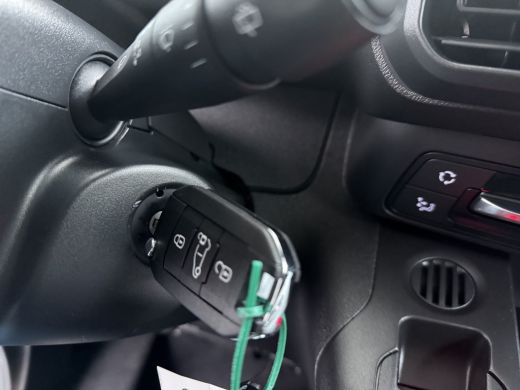 Peugeot e-Partner EV 50 kWh 136 Auto L1 | Cruise Control met snelheidsbegrenzer en bediening bij het stuurwiel | El... ActivLease financial lease