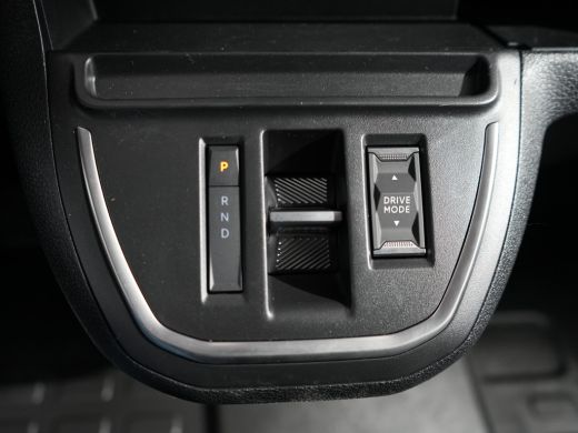 Peugeot Expert L3 75 kWh STX | ECall: Peugeot Connect SOS & Assistance | Elektrisch bedienbare en verwarmbare bu... ActivLease financial lease