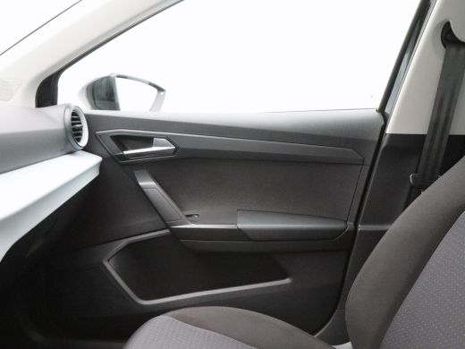 Seat Ibiza 1.0 TSi Style Business Connect | Stoelverwarming | Parkeer Sensoren | Carplay | Cruise Control | ... ActivLease financial lease