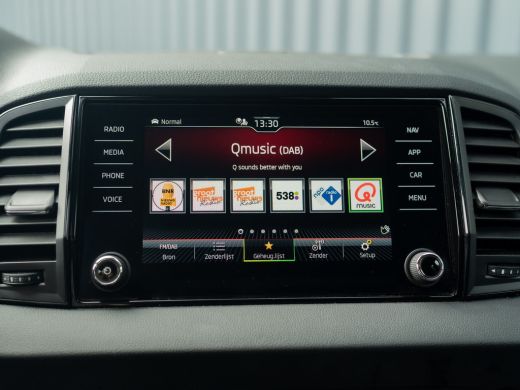 Skoda Karoq 1.5 TSI ACT Sportline Business | Camera | Adapt. Cr. | Stoel & Stuur verw. | Prijs Rijklaar!! ActivLease financial lease