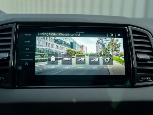 Skoda Karoq 1.5 TSI ACT Sportline Business | Pano | Trekhaak wegkl. | Stoelgeheugen | 360 Camera | Prijs Rijk... ActivLease financial lease