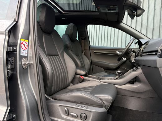 Skoda Karoq 1.5 TSI ACT Sportline Business | Pano | Trekhaak wegkl. | Stoelgeheugen | 360 Camera | Prijs Rijk... ActivLease financial lease