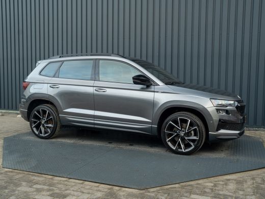Skoda Karoq 1.5 TSI ACT Sportline Business | Pano | Trekhaak wegkl. | Stoelgeheugen | 360 Camera | Prijs Rijk... ActivLease financial lease