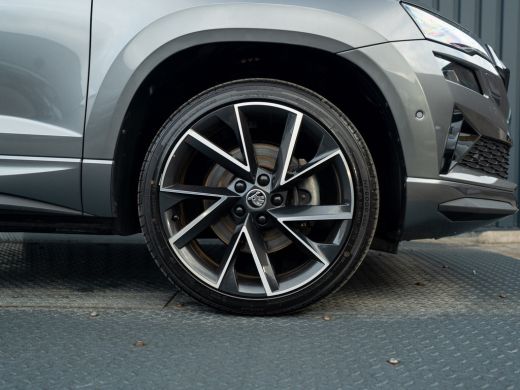 Skoda Karoq 1.5 TSI ACT Sportline Business | Pano | Trekhaak wegkl. | Stoelgeheugen | 360 Camera | Prijs Rijk... ActivLease financial lease