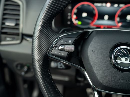 Skoda Karoq 1.5 TSI ACT Sportline Business | Pano | Trekhaak wegkl. | Stoelgeheugen | 360 Camera | Prijs Rijk... ActivLease financial lease