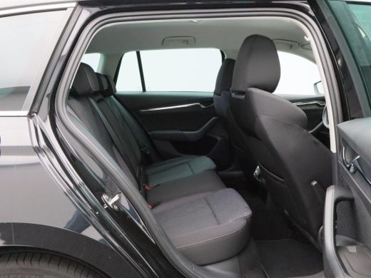Skoda Octavia Combi 1.5 e-TSi 150 Pk Automaat Business Edition Plus | Camera | Stoelverwarming | Cruise Control... ActivLease financial lease