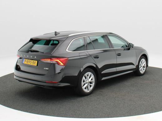 Skoda Octavia Combi 1.5 e-TSi 150 Pk Automaat Business Edition Plus | Camera | Stoelverwarming | Cruise Control... ActivLease financial lease