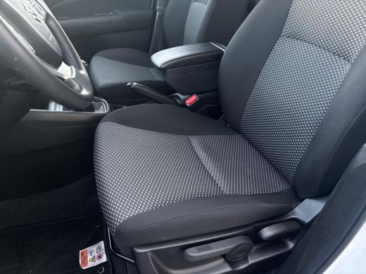 Suzuki Vitara 1.4 Boosterjet Comfort Smart Hybrid | GEEN AFLEVERKOSTEN | Navigatiesysteem | Airconditioning | T... ActivLease financial lease