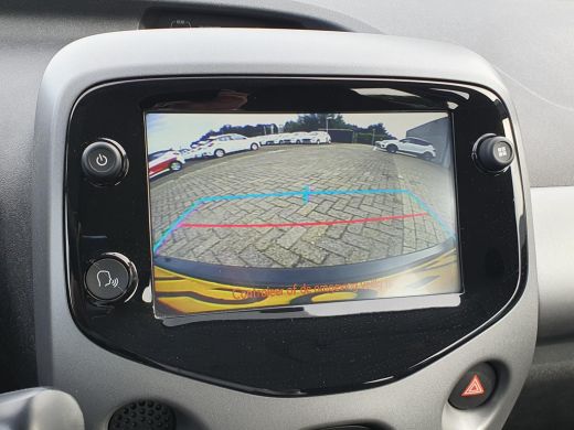 Toyota Aygo 1.0 VVT-i x-play **APPLE CARPLAY/ BEGRENZER/ TOERENTELLER** ActivLease financial lease