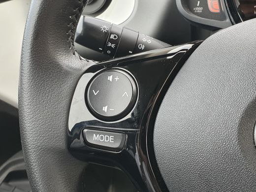 Toyota Aygo 1.0 VVT-i x-play **APPLE CARPLAY/ BEGRENZER/ TOERENTELLER** ActivLease financial lease