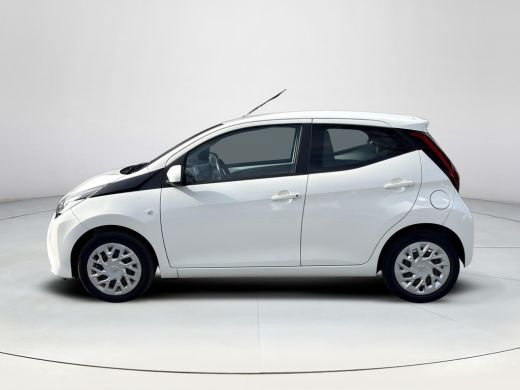 Toyota Aygo 1.0 VVT-i x-play **APPLE CARPLAY/ BEGRENZER/ TOERENTELLER** ActivLease financial lease