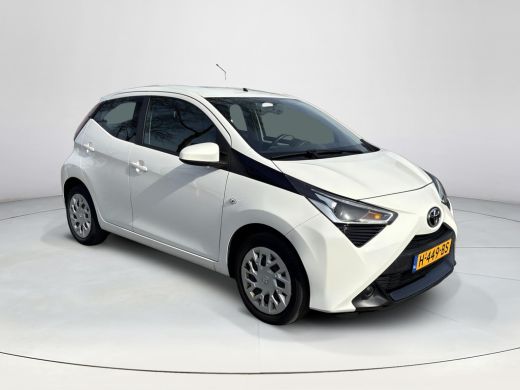 Toyota Aygo 1.0 VVT-i x-play **APPLE CARPLAY/ BEGRENZER/ TOERENTELLER** ActivLease financial lease