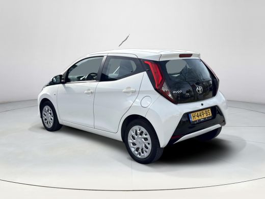 Toyota Aygo 1.0 VVT-i x-play **APPLE CARPLAY/ BEGRENZER/ TOERENTELLER** ActivLease financial lease