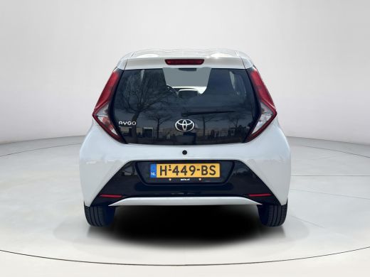Toyota Aygo 1.0 VVT-i x-play **APPLE CARPLAY/ BEGRENZER/ TOERENTELLER** ActivLease financial lease