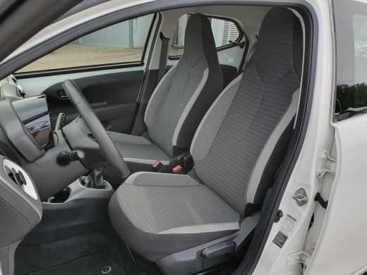 Toyota Aygo 1.0 VVT-i x-play **APPLE CARPLAY/ BEGRENZER/ TOERENTELLER** ActivLease financial lease