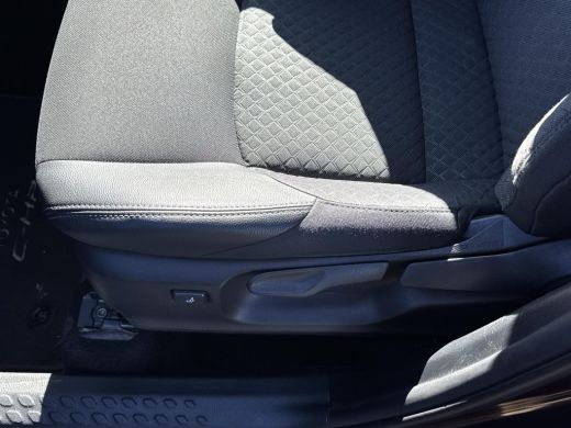 Toyota C-HR 1.8 Hybrid Dynamic | Navigatie | Apple CarPlay/Android auto | Achteruitrijcamera ActivLease financial lease