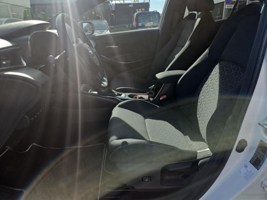 Toyota Corolla 1.8 Hybrid Dynamic Apple Carplay / Android Auto / voorstoelen verwarmbaar / stuurwielverwarming ActivLease financial lease