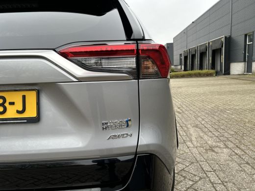 Toyota RAV4 2.5 Plug-in Hybrid AWD Bi-Tone Plus | Gekoelde stoelen | Apple CarPlay | Blindspot | Rijklaarprij... ActivLease financial lease
