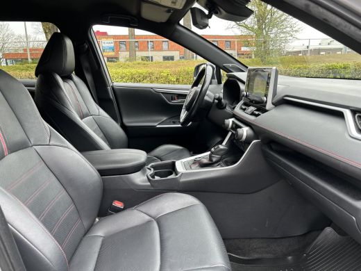 Toyota RAV4 2.5 Plug-in Hybrid AWD Bi-Tone Plus | Gekoelde stoelen | Apple CarPlay | Blindspot | Rijklaarprij... ActivLease financial lease