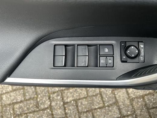 Toyota RAV4 2.5 Plug-in Hybrid AWD Bi-Tone Plus | Gekoelde stoelen | Apple CarPlay | Blindspot | Rijklaarprij... ActivLease financial lease