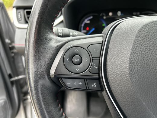 Toyota RAV4 2.5 Plug-in Hybrid AWD Bi-Tone Plus | Gekoelde stoelen | Apple CarPlay | Blindspot | Rijklaarprij... ActivLease financial lease