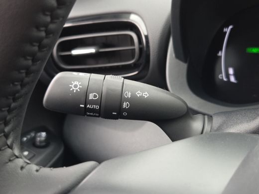 Toyota Yaris 1.5 Hybrid 115 Dynamic + Comfort Pack | Nieuwe auto | Modeljaar 2026 | Direct uit voorraad leverb... ActivLease financial lease