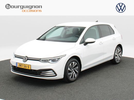 Volkswagen Golf 1.4 eHybrid 204 Pk Automaat Style | Parkeersensoren | Climatronic | Adaptive Cruise | Stoelverwar...