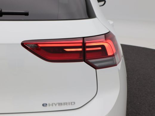 Volkswagen Golf 1.4 eHybrid 204 Pk Automaat Style | Parkeersensoren | Climatronic | Adaptive Cruise | Stoelverwar... ActivLease financial lease