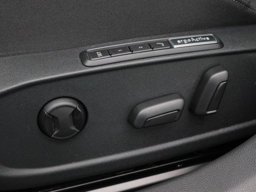 Volkswagen Golf 1.4 eHybrid 204 Pk Automaat Style | Parkeersensoren | Climatronic | Adaptive Cruise | Stoelverwar... ActivLease financial lease