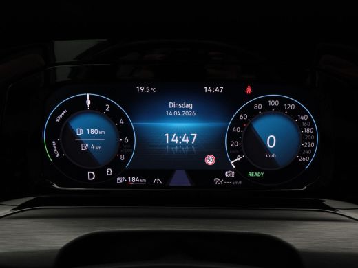 Volkswagen Golf 1.4 eHybrid 204 Pk Automaat Style | Parkeersensoren | Climatronic | Adaptive Cruise | Stoelverwar... ActivLease financial lease