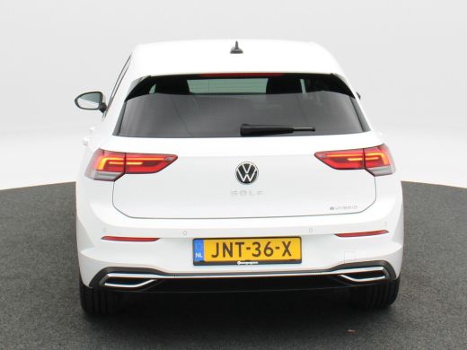 Volkswagen Golf 1.4 eHybrid 204 Pk Automaat Style | Parkeersensoren | Climatronic | Adaptive Cruise | Stoelverwar... ActivLease financial lease