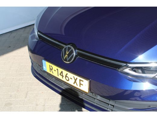 Volkswagen Golf 1.5 eTSI Life Business | Adaptieve cruise control | Stoel en stuurverwarming | Achteruitrijcamera | ActivLease financial lease
