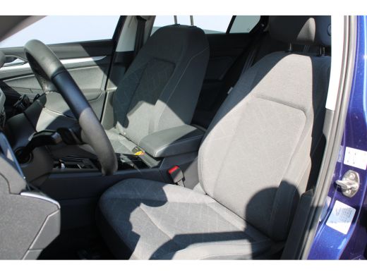 Volkswagen Golf 1.5 eTSI Life Business | Adaptieve cruise control | Stoel en stuurverwarming | Achteruitrijcamera | ActivLease financial lease