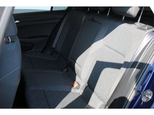 Volkswagen Golf 1.5 eTSI Life Business | Adaptieve cruise control | Stoel en stuurverwarming | Achteruitrijcamera | ActivLease financial lease