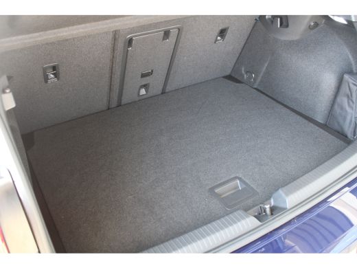 Volkswagen Golf 1.5 eTSI Life Business | Adaptieve cruise control | Stoel en stuurverwarming | Achteruitrijcamera | ActivLease financial lease