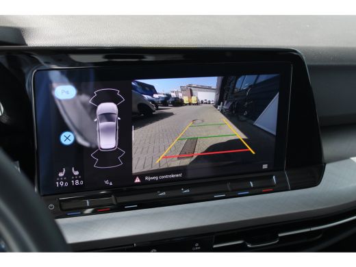 Volkswagen Golf 1.5 eTSI Life Business | Adaptieve cruise control | Stoel en stuurverwarming | Achteruitrijcamera | ActivLease financial lease