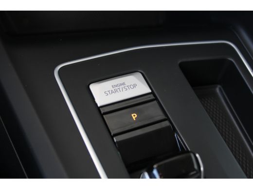 Volkswagen Golf 1.5 eTSI Life Business | Adaptieve cruise control | Stoel en stuurverwarming | Achteruitrijcamera | ActivLease financial lease