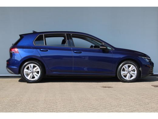 Volkswagen Golf 1.5 eTSI Life Business | Adaptieve cruise control | Stoel en stuurverwarming | Achteruitrijcamera | ActivLease financial lease