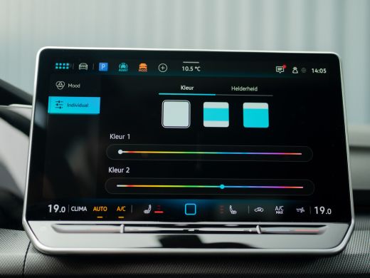 Volkswagen Golf 1.5 eTSI R-Line Edition | Panodak | IQ Light | Trekhaak wegkl. | Harman/Kardon | Head Up | Prijs ... ActivLease financial lease