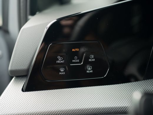 Volkswagen Golf 1.5 eTSI R-Line Edition | Panodak | IQ Light | Trekhaak wegkl. | Harman/Kardon | Head Up | Prijs ... ActivLease financial lease