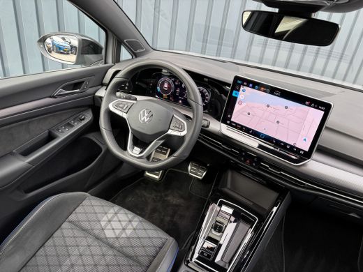 Volkswagen Golf 1.5 eTSI R-Line Edition | Panodak | IQ Light | Trekhaak wegkl. | Harman/Kardon | Head Up | Prijs ... ActivLease financial lease