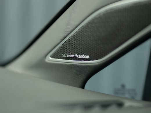 Volkswagen Golf 1.5 eTSI R-Line Edition | Panodak | IQ Light | Trekhaak wegkl. | Harman/Kardon | Head Up | Prijs ... ActivLease financial lease