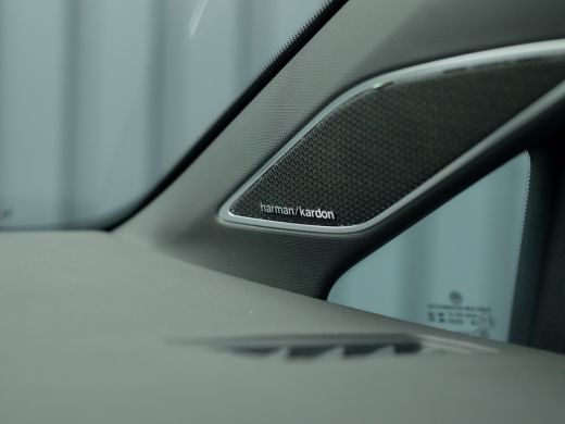 Volkswagen Golf 1.5 eTSI R-Line Edition | Panodak | IQ Light | Trekhaak wegkl. | Harman/Kardon | Head Up | Prijs ... ActivLease financial lease