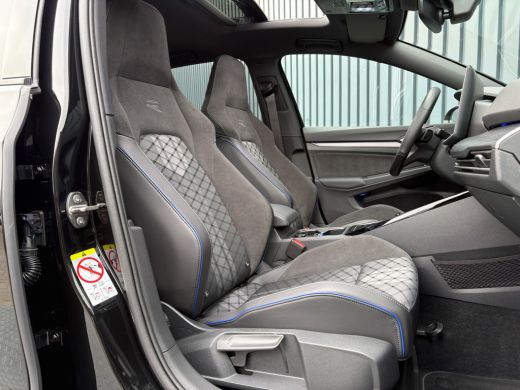 Volkswagen Golf 1.5 eTSI R-Line Edition | Panodak | IQ Light | Trekhaak wegkl. | Harman/Kardon | Head Up | Prijs ... ActivLease financial lease