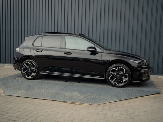 Volkswagen Golf 1.5 eTSI R-Line Edition | Panodak | IQ Light | Trekhaak wegkl. | Harman/Kardon | Head Up | Prijs ... ActivLease financial lease