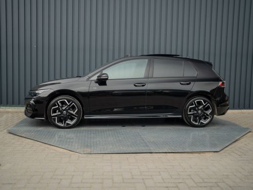 Volkswagen Golf 1.5 eTSI R-Line Edition | Panodak | IQ Light | Trekhaak wegkl. | Harman/Kardon | Head Up | Prijs ... ActivLease financial lease